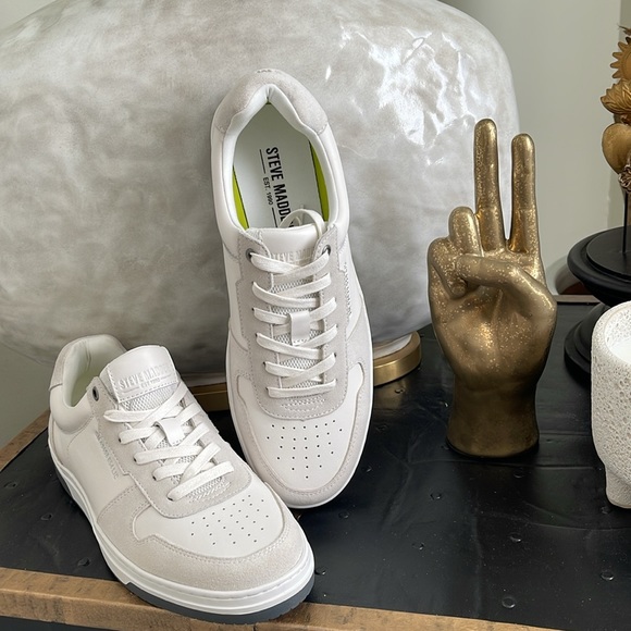 Steve Madden sneakers - Picture 3 of 4